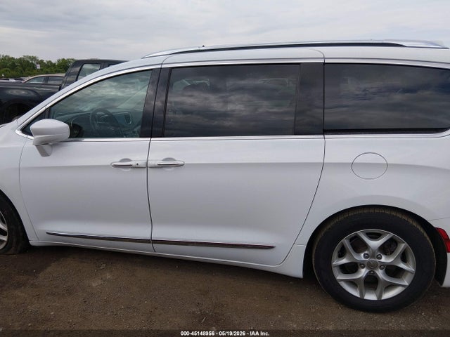 Chrysler Pacifica Touring L Plus