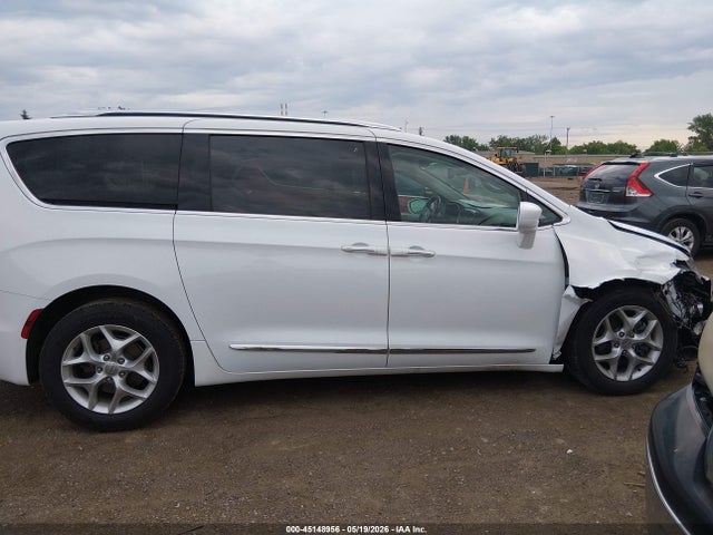Chrysler Pacifica Touring L Plus