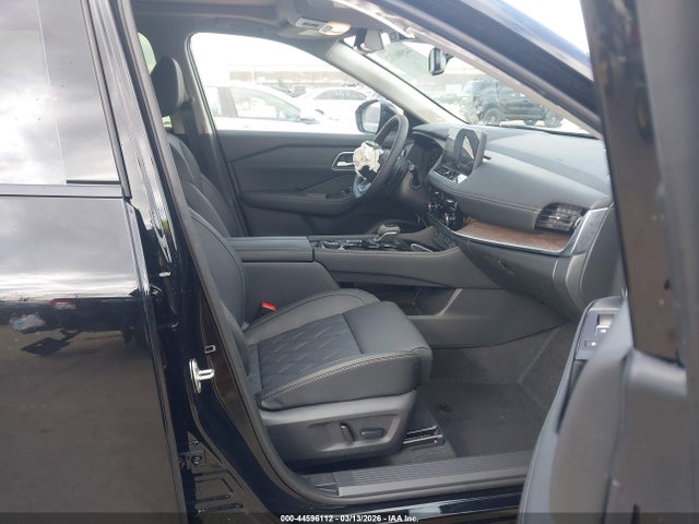 Nissan Rogue Platinum
