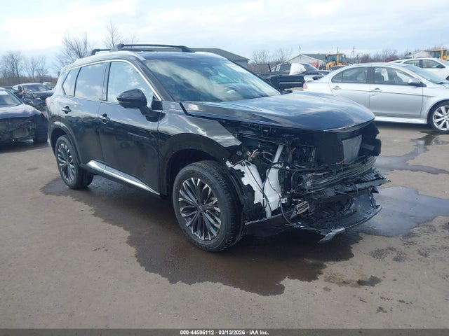 Salvage Nissan Rogue Image