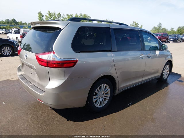 Toyota Sienna Xle 8 Passenger