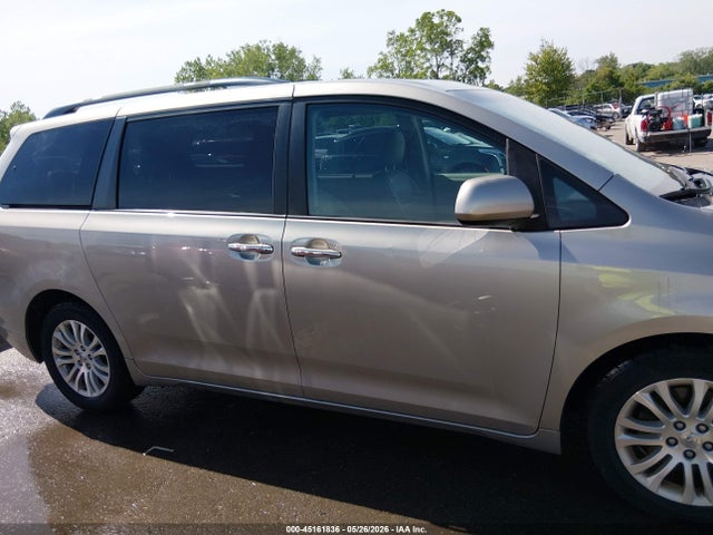 Toyota Sienna Xle 8 Passenger