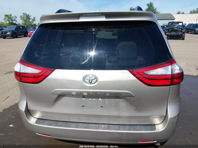 Toyota Sienna Xle 8 Passenger