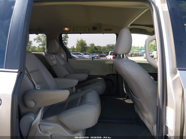 Toyota Sienna Xle 8 Passenger