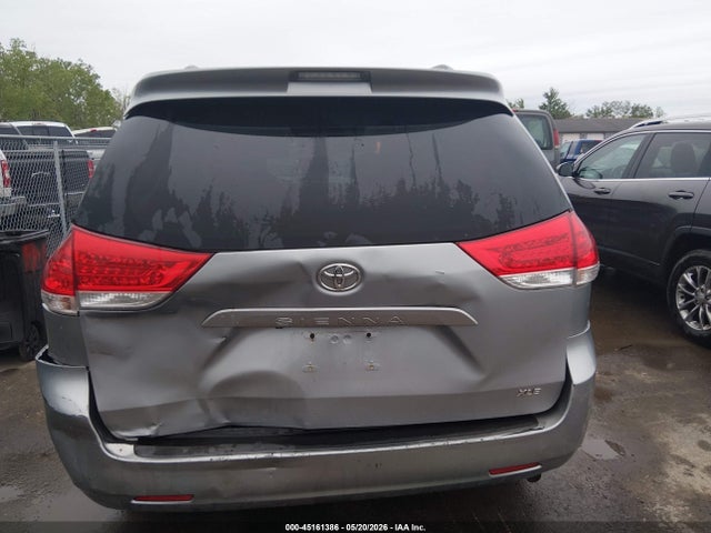 Toyota Sienna Xle V6