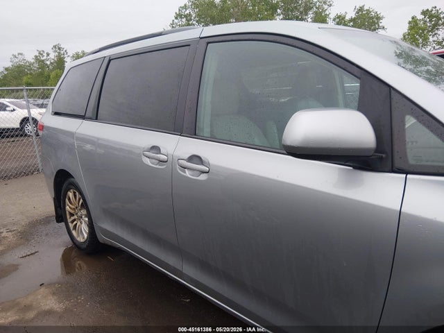 Toyota Sienna Xle V6