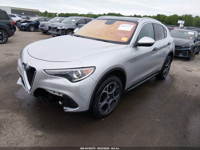 Alfa Romeo Stelvio Awd
