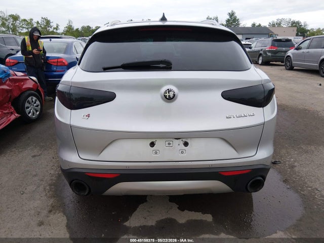 Alfa Romeo Stelvio Awd