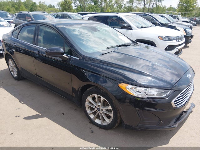 Salvage Ford Fusion Image