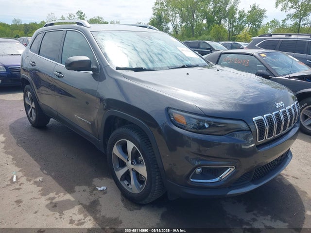 Salvage Jeep Cherokee Image