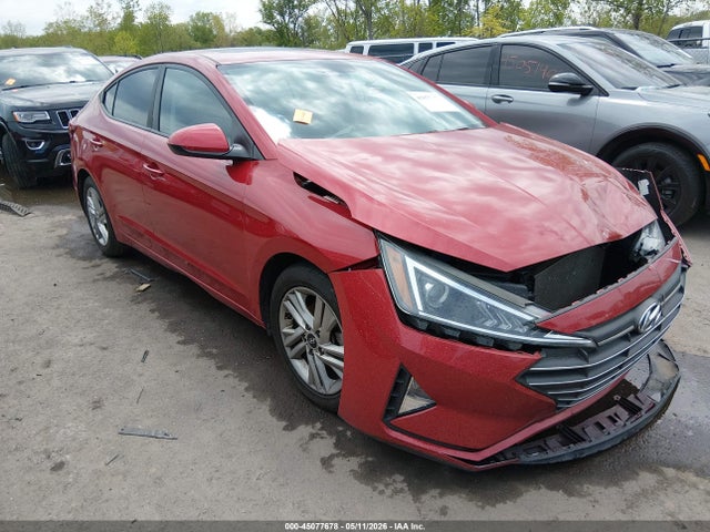 Salvage Hyundai ELANTRA Image