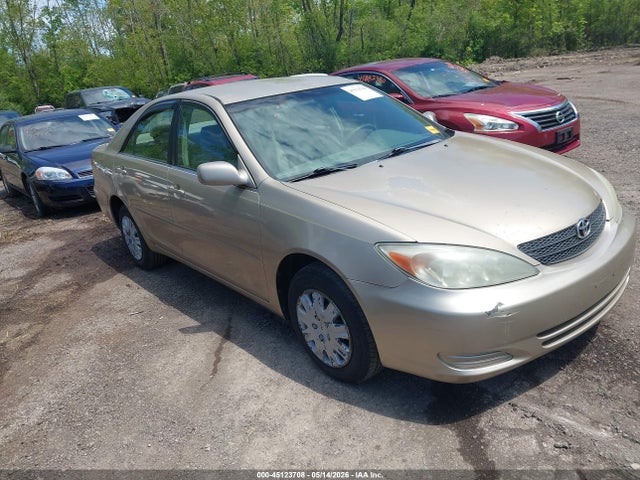 Salvage Toyota Camry Image