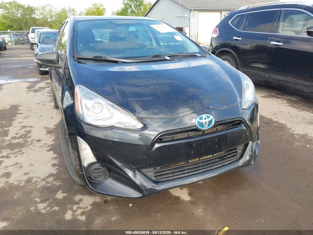 Salvage Toyota Prius c Image