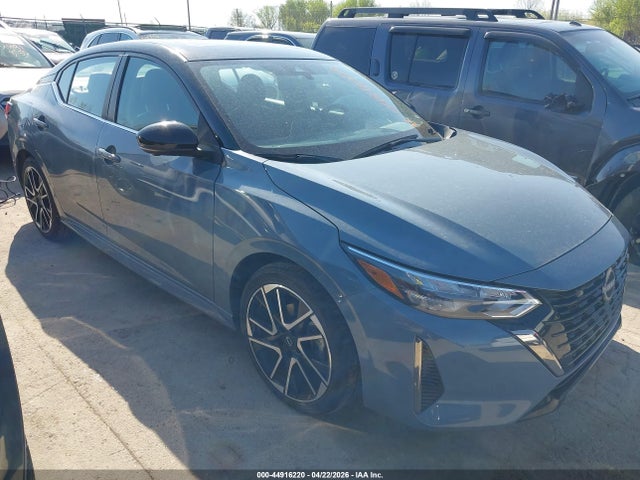 Salvage Nissan Sentra Image