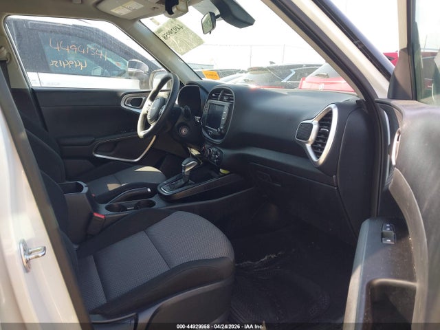 Kia Soul Lx