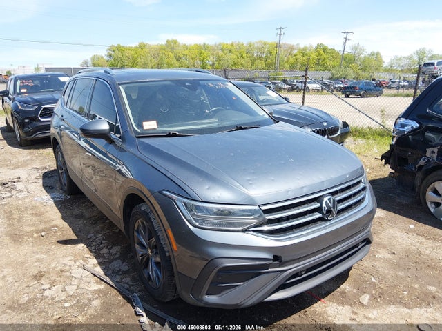 Salvage Volkswagen Tiguan Image
