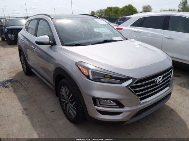 Salvage Hyundai TUCSON Image