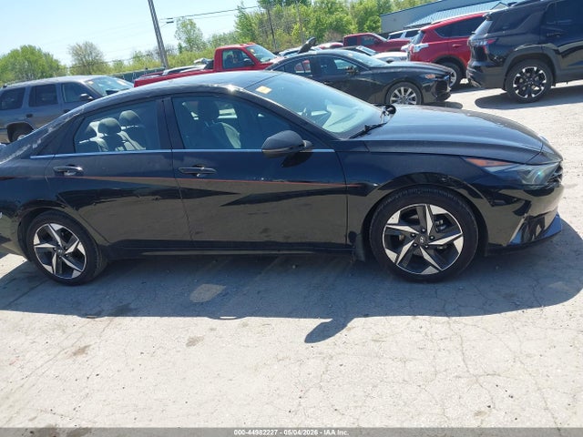 Hyundai ELANTRA Sel