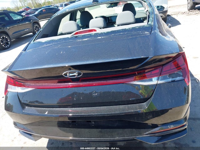 Hyundai ELANTRA Sel