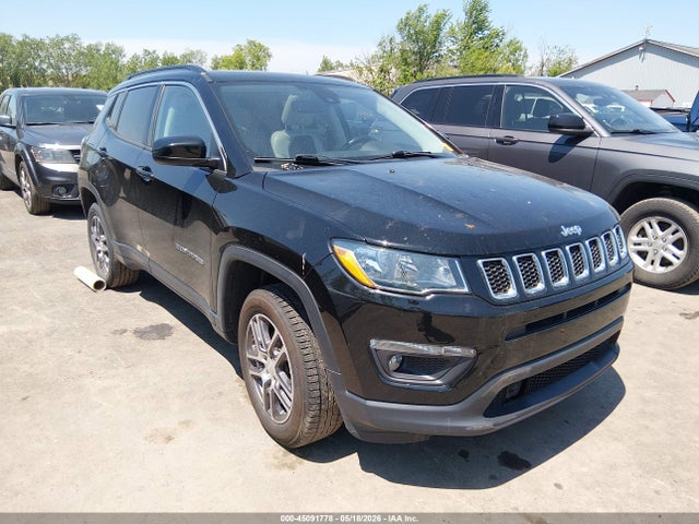 Salvage Jeep Compass Image