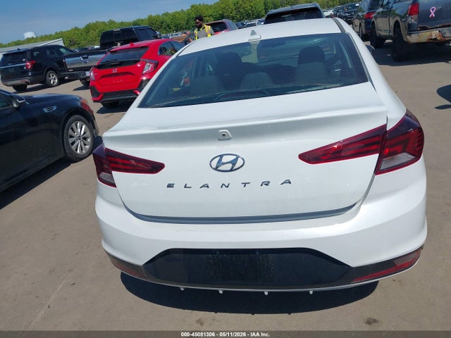 Hyundai ELANTRA Sel
