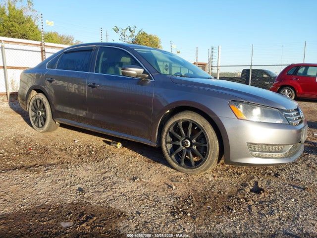 Salvage Volkswagen Passat Image