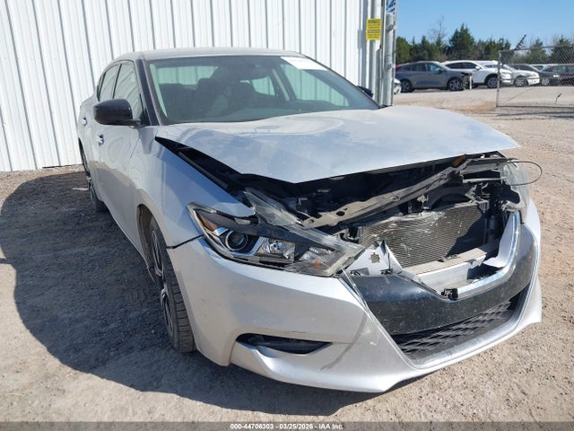 Salvage Nissan Maxima Image