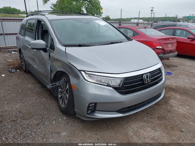 Salvage Honda Odyssey Image