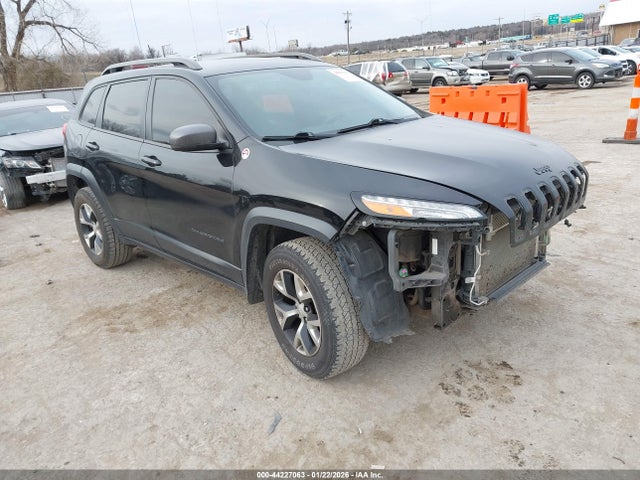 Salvage Jeep Cherokee Image
