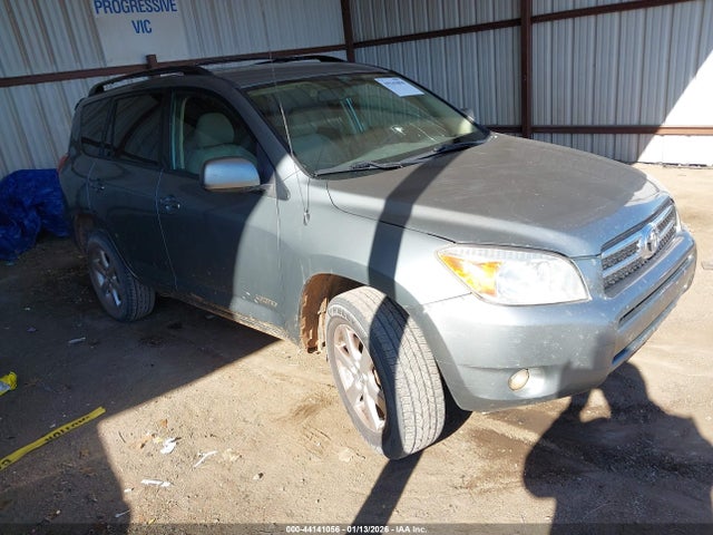 Salvage Toyota RAV4 Image