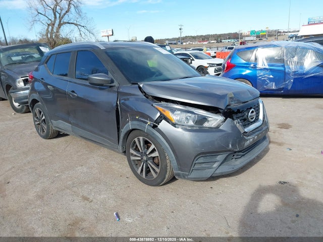 Salvage Nissan Kicks Image