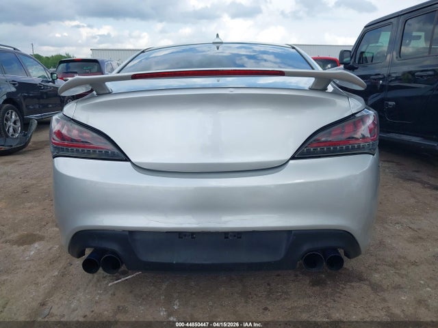 Hyundai Genesis 3.8 Track