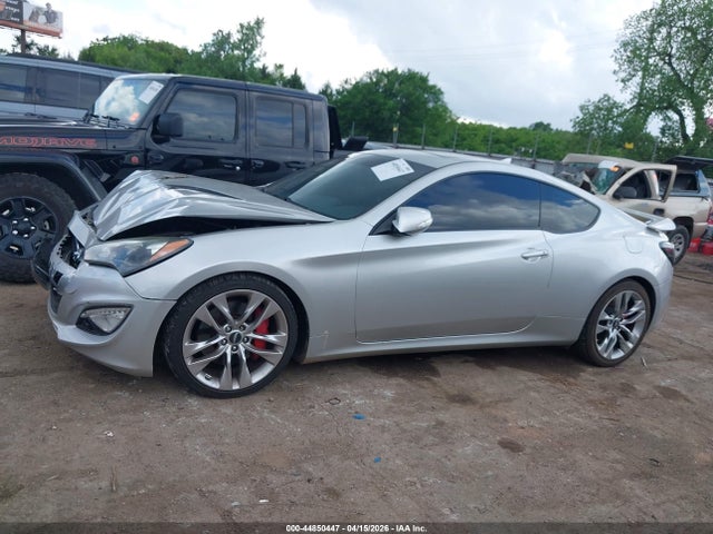 Hyundai Genesis 3.8 Track