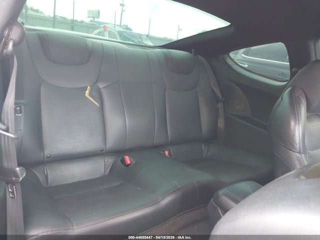 Hyundai Genesis 3.8 Track