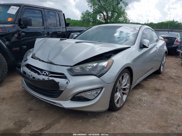 Hyundai Genesis 3.8 Track
