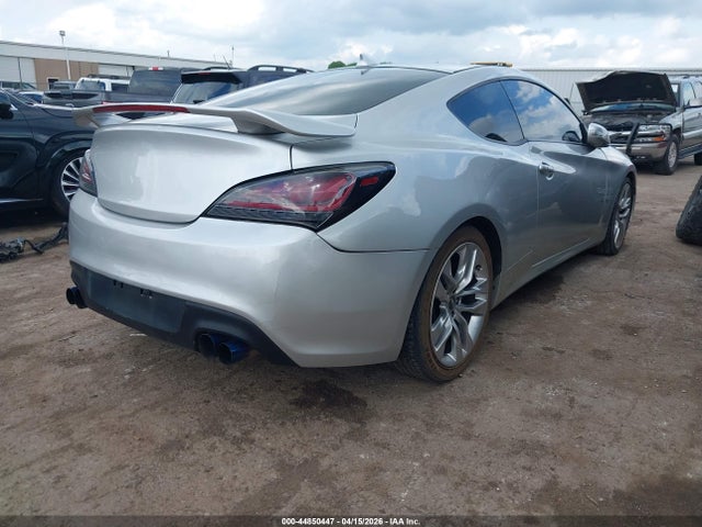 Hyundai Genesis 3.8 Track