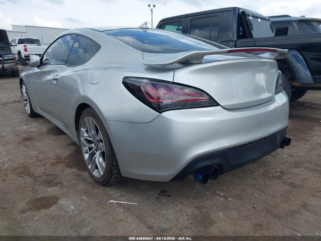 Hyundai Genesis 3.8 Track