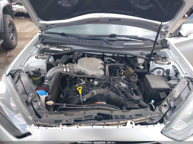 Hyundai Genesis 3.8 Track