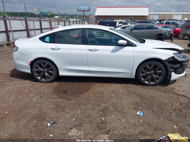 Chrysler 200 S