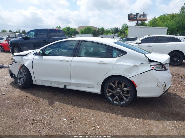 Chrysler 200 S