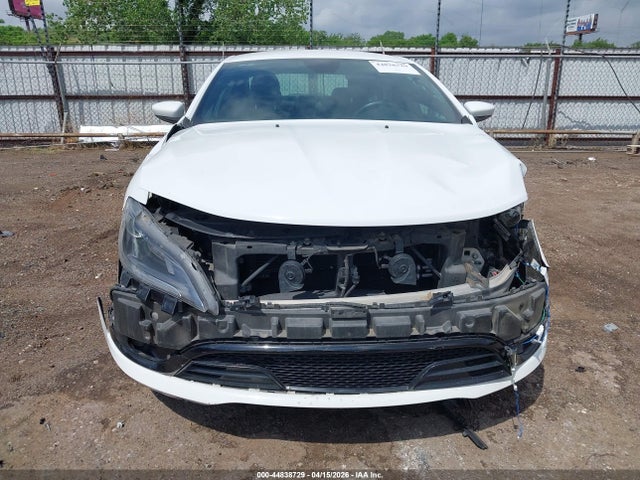 Chrysler 200 S