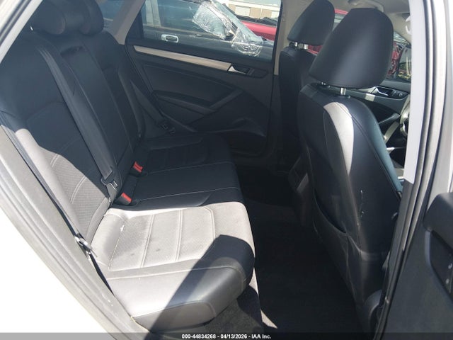 Volkswagen Passat 1.8t Wolfsburg Edition