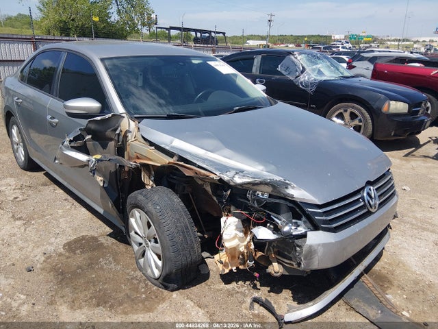 Salvage Volkswagen Passat Image