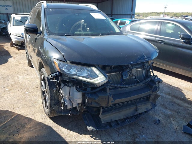 Salvage Nissan Rogue Image