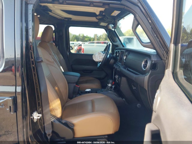 Jeep Wrangler Sahara 4x4