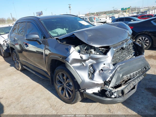 Salvage Toyota RAV4 Image