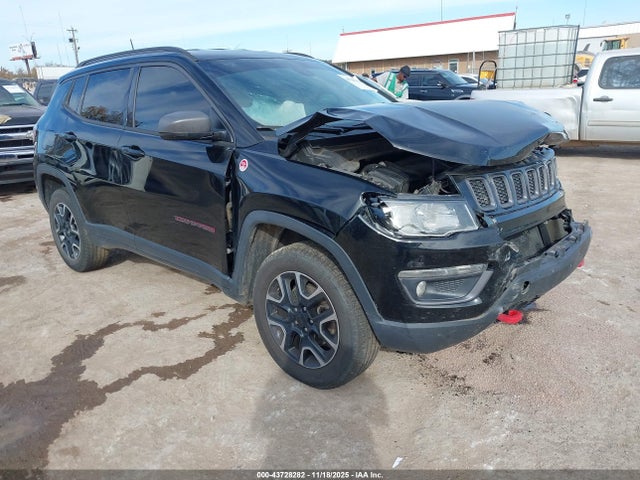 Salvage Jeep Compass Image