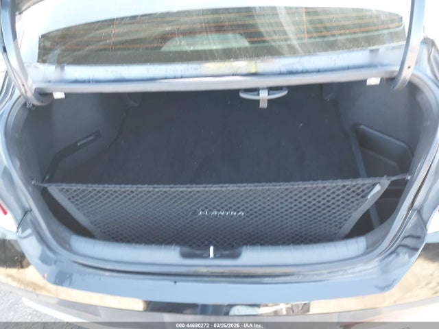 Hyundai ELANTRA Sel