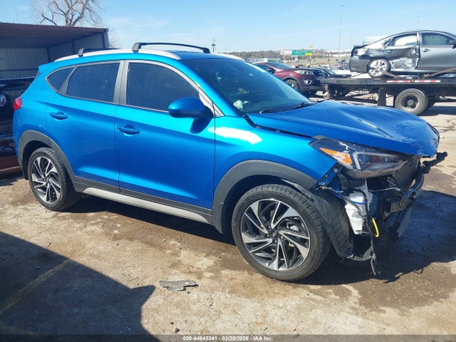 Salvage Hyundai TUCSON Image