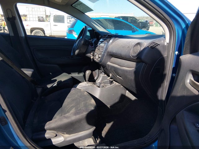 Mitsubishi Mirage Es